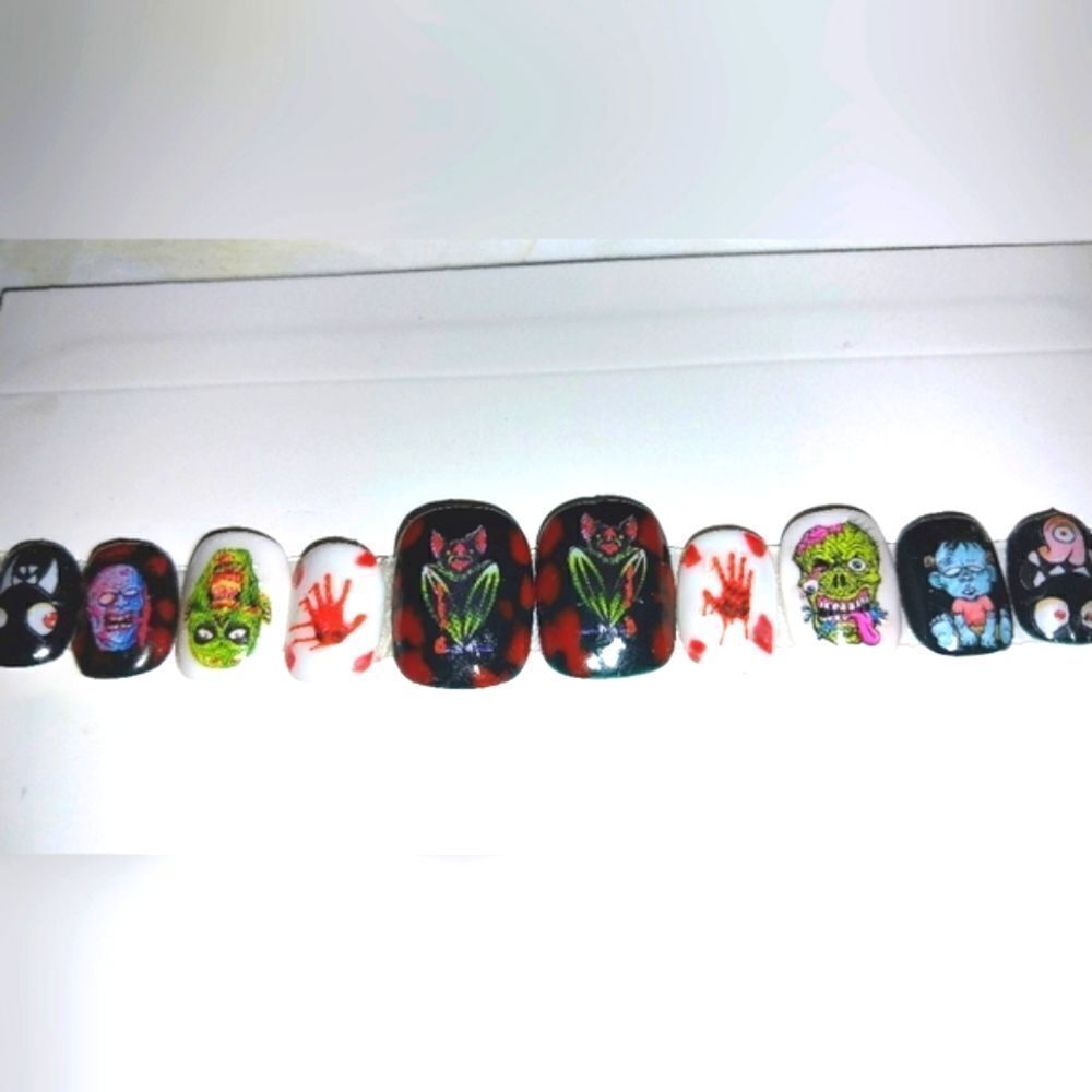 Hand crafted custom 10pc press on nails